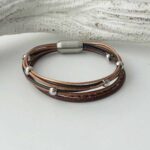 feines Lederarmband Nappa aus braunen Bändern