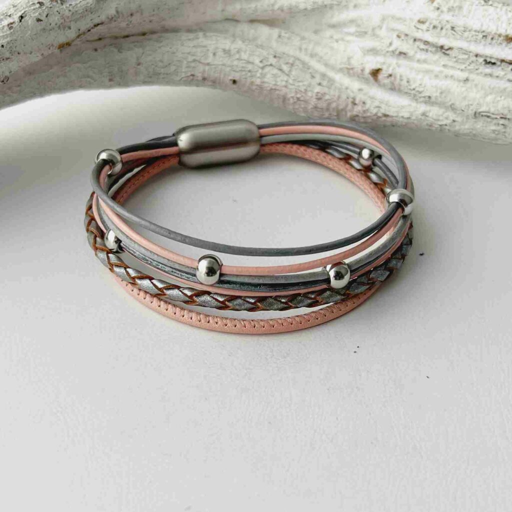 das Jalimei Lederarmband aus Nappa in rosa-grau