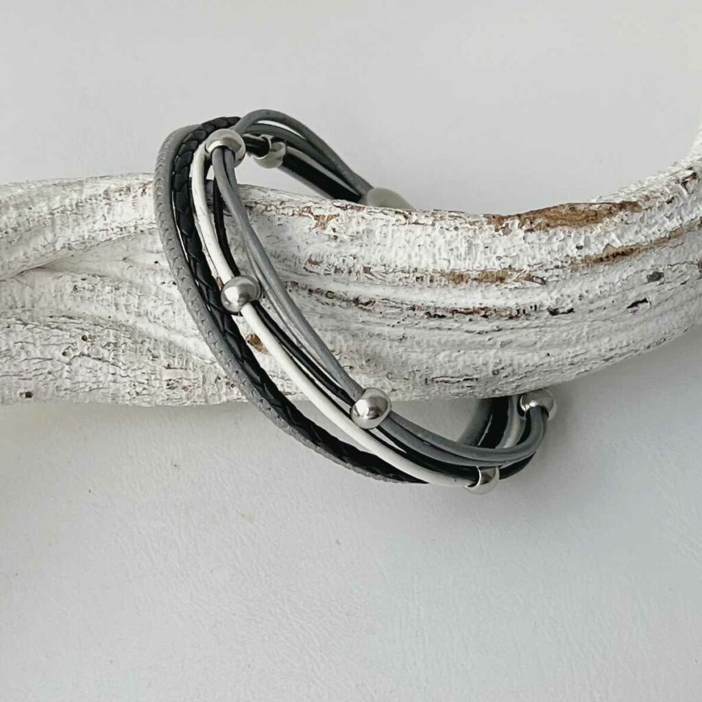 Lederarmband aus Nappa in schwarz grau weiß