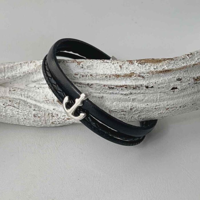 das Lederarmband mit einem Anker schwarz