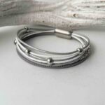 das schöne Lederarmband Nappa in grau-weiß