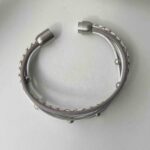 das schöne Lederarmband Nappa grau-weiß