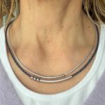 feines Ledercollier Rörchen in blau grau