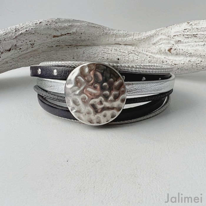 Lederarmband gehämmerte Scheibe grau