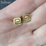 Ohrstecker eckige Spirale gold