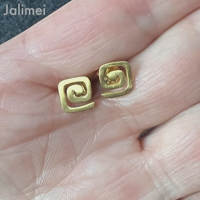 Ohrstecker eckige Spirale gold