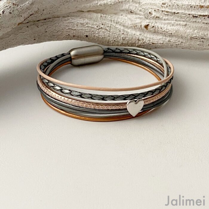 Lederarmband mit kleinem Herz in grau und beige