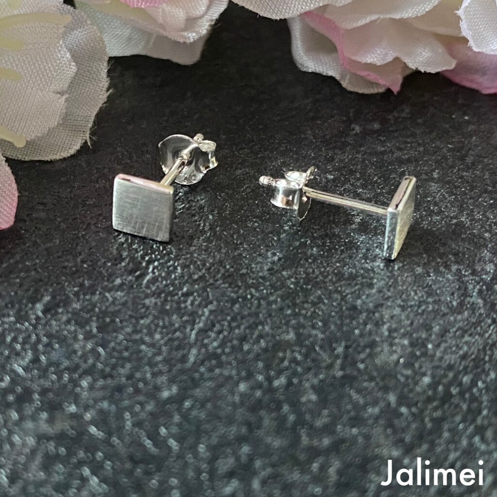 Ohrstecker mit kleines Quadrat
