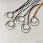 lange Kette mit doppeltem Kreisanhänger