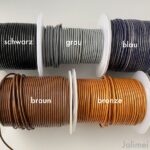 die lange Kette mit doppeltem Kreisanhänger