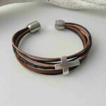 Armband mit Kreuz Konfirmation in schwarz-braun