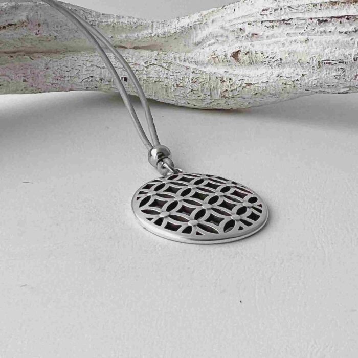 lange Kette der schönen Blume des Lebens