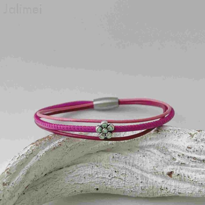 Lederarmband fein mit einem Blümchen in pink