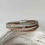 Lederarmband mit kleinem Stern in grau und beige