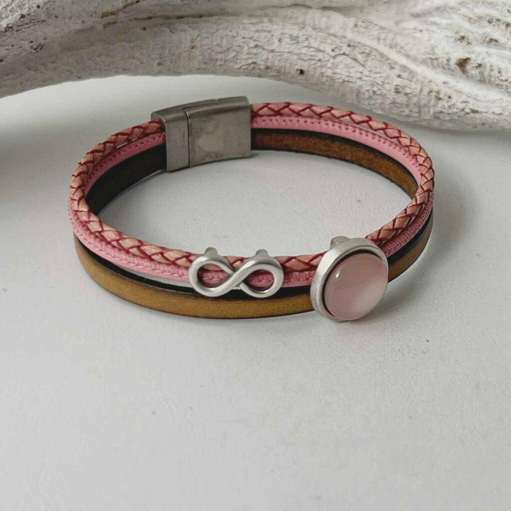 Lederarmband mit einem Stein und Infinity in rosa beige