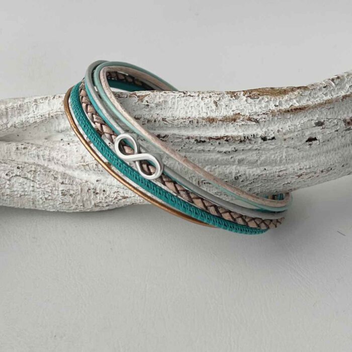 Lederarmband mit Infinity türkis beige