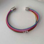 Lederarmband mit einer Biene bunt