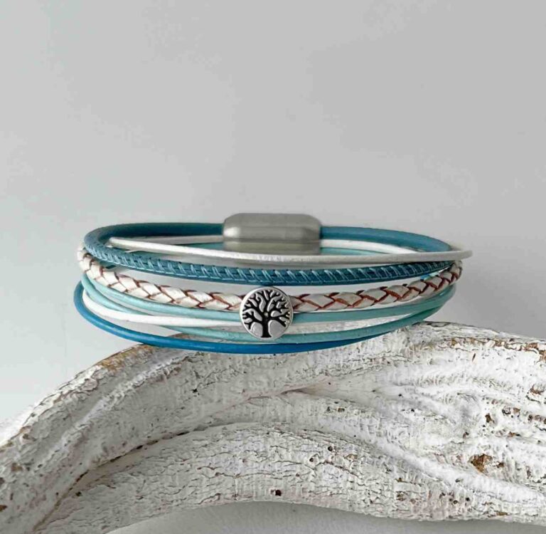 Lederarmband Lebensbaum hellblau weiß