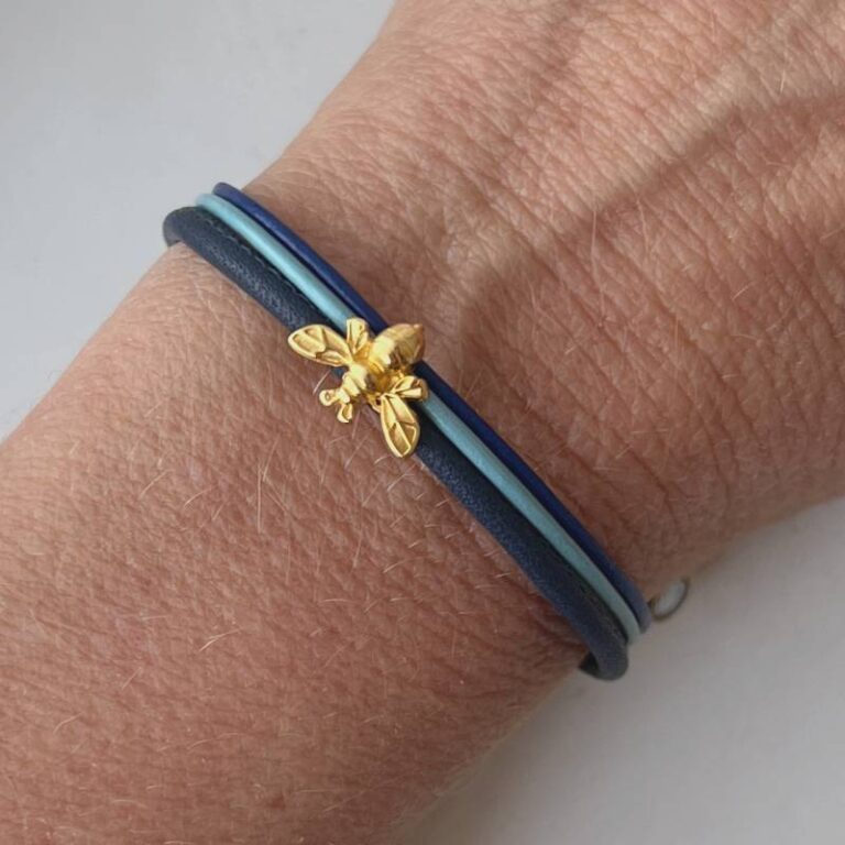 Lederarmband fein goldene Biene blau
