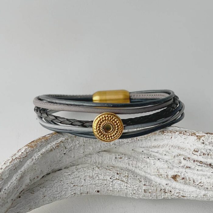 das Lederarmband Ethno Gold grau