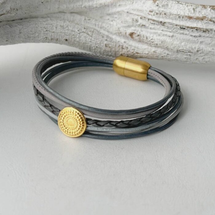 das Lederarmband Ethno in Gold und grau