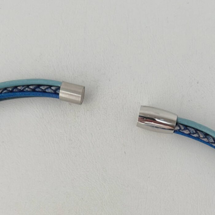 schönes Ledercollier mit der LandFrauen Biene in antikblau