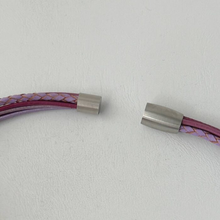 das Ledercollier mit LandFrauen Biene beere