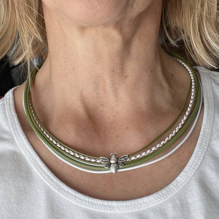 Ledercollier mit LandFrauen Biene grün