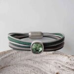 Lederarmband mit Glitzerstein grün