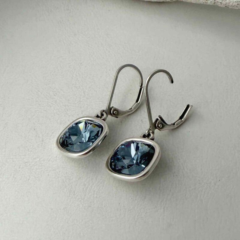 Ohrhänger Glitzerstein blau offen