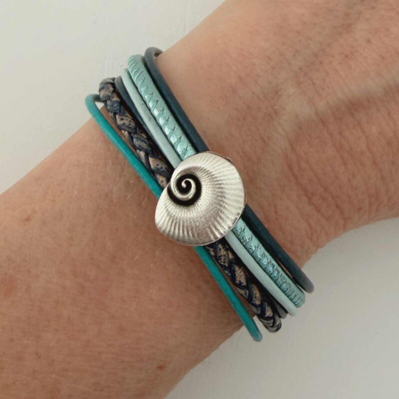 Lederarmband mit Muschel türkis blau