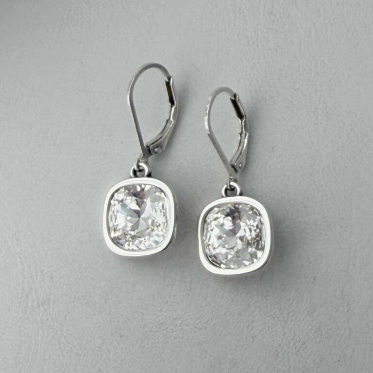 Ohrhänger mit Glitzerstein crystal in silberner Fassung